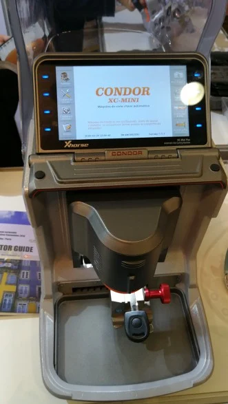Xhorse Condor XC-Mini Plus Condor XC-MINI II Key Cutting Machine plus VVDI MB BGA Tool Get 1 Year Free Tokens - Product feature detail 3